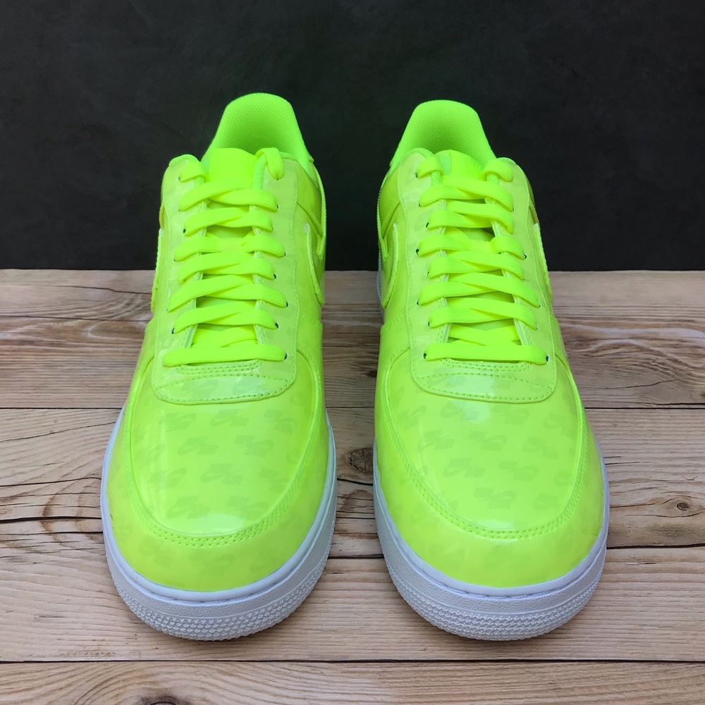 Nike Air Force 1 ‘07 LV8 UV Shoes Volt/White - Picture 13 of 16